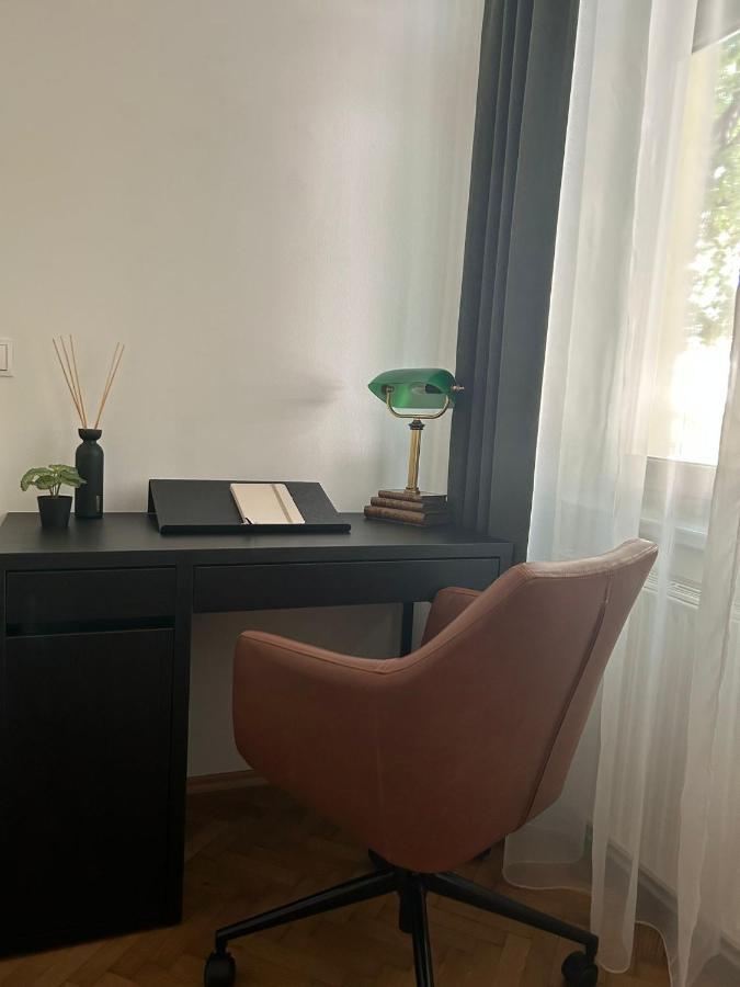 Apartment 5 Min Schoenbrunn Gloriette, Direct To City Center, Free Parking 维也纳 外观 照片