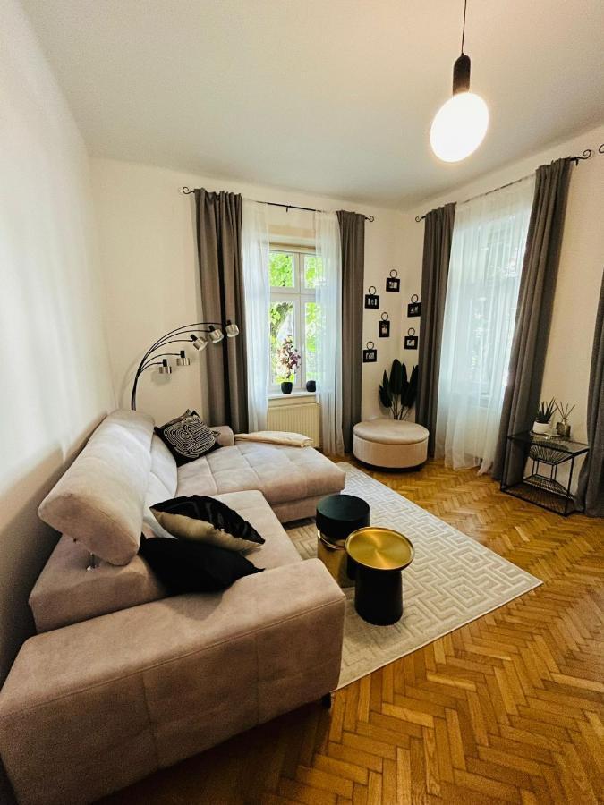 Apartment 5 Min Schoenbrunn Gloriette, Direct To City Center, Free Parking 维也纳 外观 照片