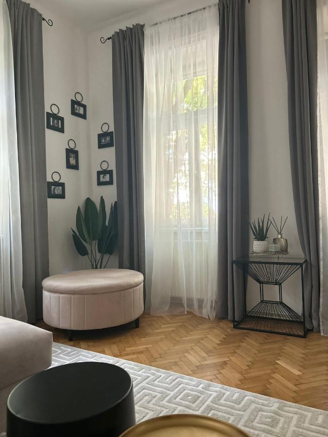 Apartment 5 Min Schoenbrunn Gloriette, Direct To City Center, Free Parking 维也纳 外观 照片