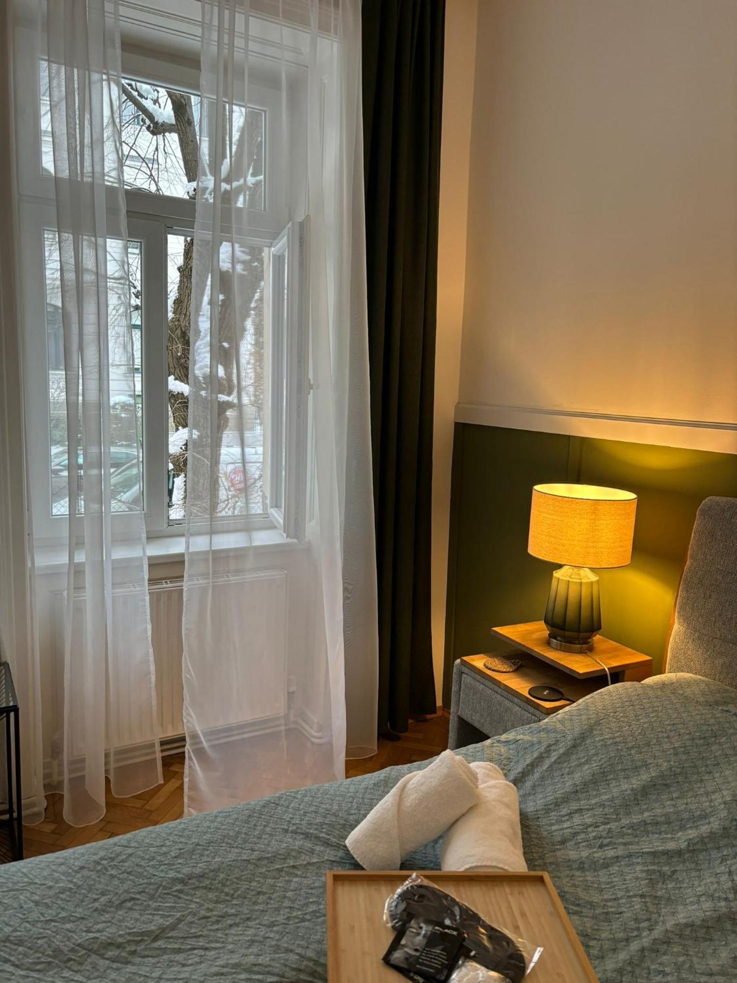 Apartment 5 Min Schoenbrunn Gloriette, Direct To City Center, Free Parking 维也纳 外观 照片